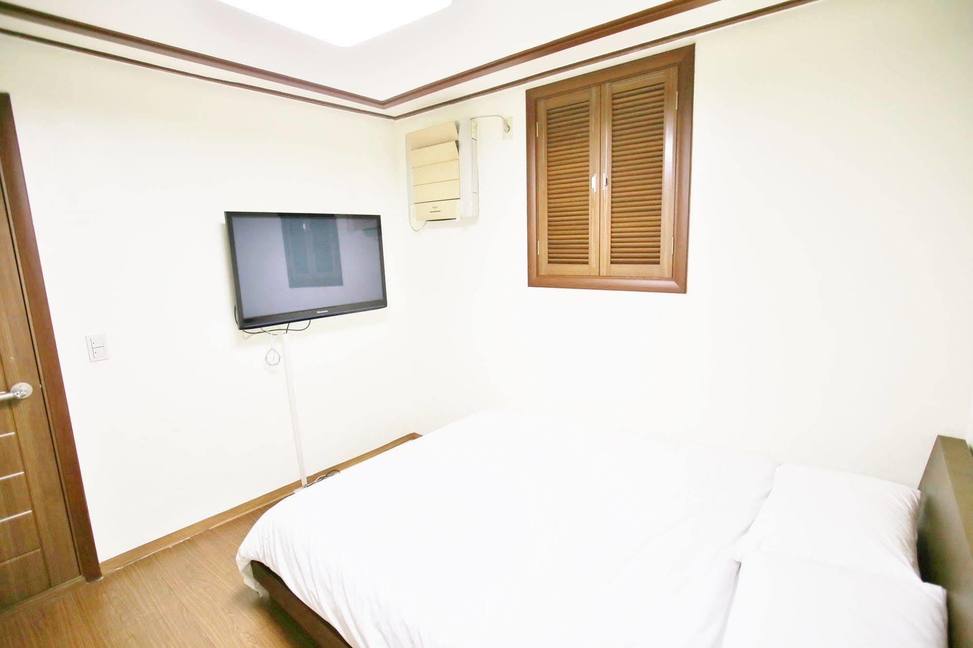 Sinchon Sisters Hostel Seul Esterno foto